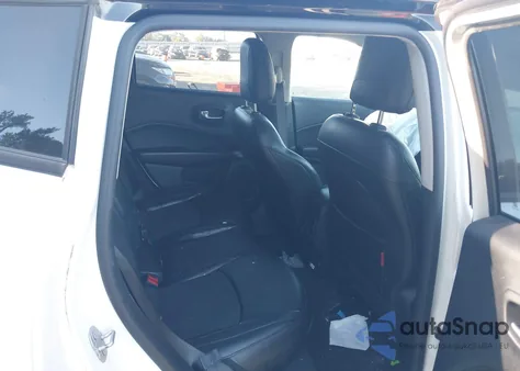 2019 Jeep Compass Trailhawk 4X4 из США, поврежденный, VIN 3C4NJDDB1KT739616